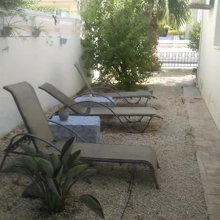Demis House Vilă